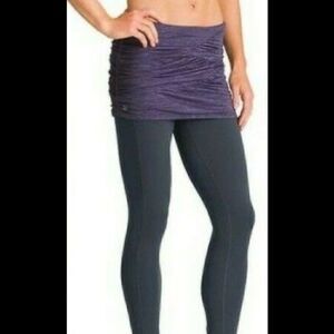 Athleta Yin Yang skirted leggings size Small
